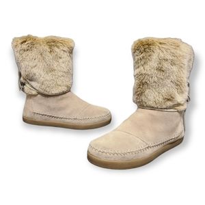 Toms Moccasin Fur Boots